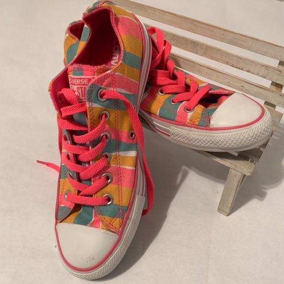 Converse Shoes - Converse All Star Chuck Taylor Women's 9/Men's 7